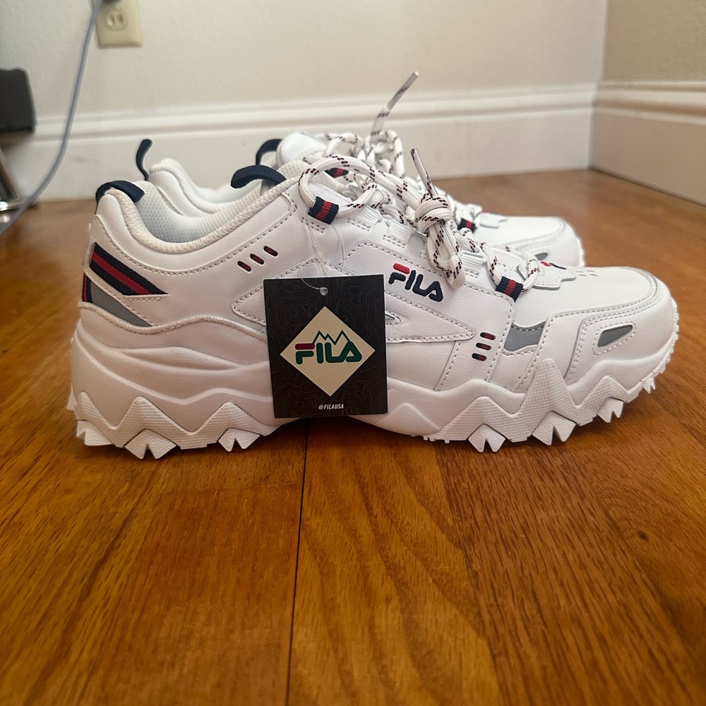 NWT Men’s Fila Tennis Shoes